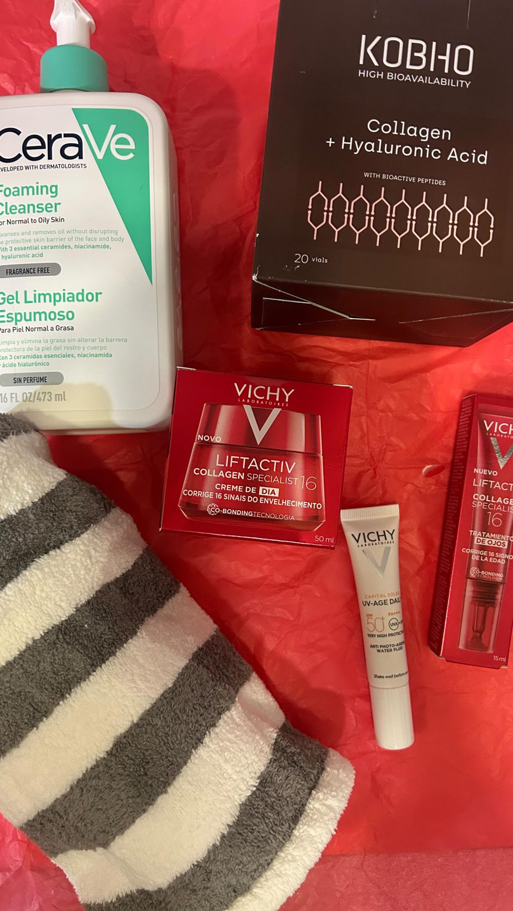 Instagram post from farmacialaplazatorrox. This post is in position 0.