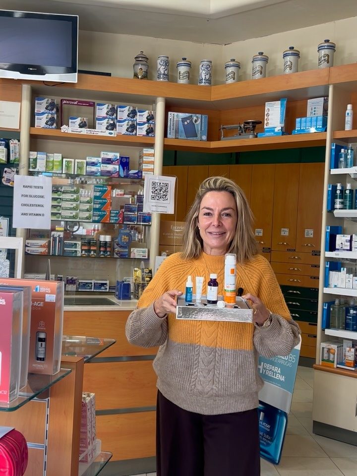 Instagram post from farmacialaplazatorrox. This post is in position 1.