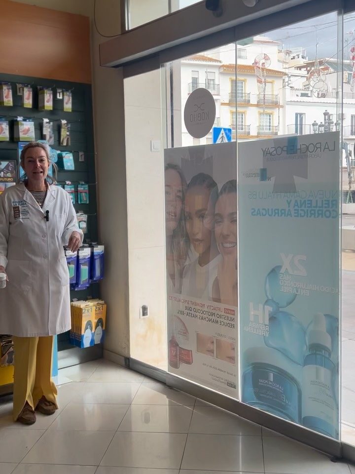 Instagram post from farmacialaplazatorrox. This post is in position 4.